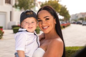 Jazz Lanfranchi Instagram - Mon bébé grandis si vite Mashallah tu seras toujours un miracle dans ma vie 🙌🏼 Je t’aime Cayden