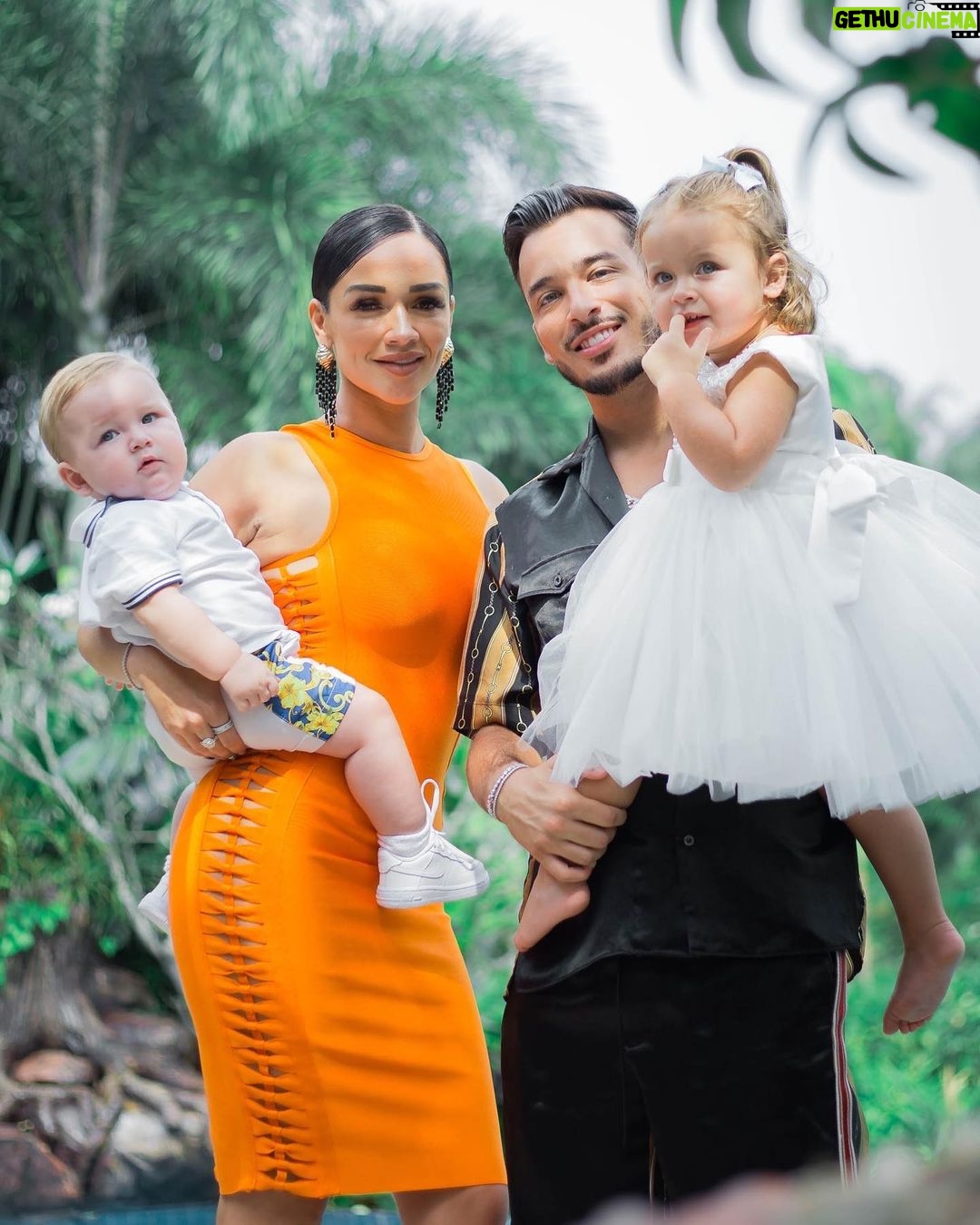 Jazz Lanfranchi Instagram - đANNONCE đ La JLC FAMILY saison 2, « la famille avant tout » sera de retour le lundi 23 dĂ©cembre Ă 17.05 sur TFX Vous ĂȘtes prĂȘts ? Soho New York