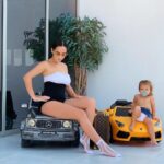 Jazz Lanfranchi Instagram - Chelsea et maman parte en promenade, Oups on a oublier de s’habiller 😂❤️ @slimiies.shop - Tentez de gagner 1 voyage pour 2 à Bali dans un Hôtel 5*, 1 iPad et 1 Apple Watch 👉 Pour participer : 1- Follow @slimiies.shop et TOUS les comptes que @slimiies.shop suit 2- Like cette publication 3- Mentionne 2 personnes 4- BONUS 🌟 Doublez vos chances en achetant aujourd’hui chez @slimiies.shop avec mon code promo de -50% SEPTEMBRE2019 - Tirage au sort le 15/09/19, l’annonce des gagnant(e)s se fera dans la story de @slimiies.shop 🍀 #Ad @agenceweevents Dubai, United Arab Emirates
