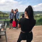 Jazz Lanfranchi Instagram - Comme promis nous avons offert un week-end et fait la rencontre de l’une de nos fans Chloé qui avait gagner le jeu concours au Portugal 🇵🇹 ce soir a 18:30 qu’elle beau souvenir si seulement je pouvais tous vous rencontrer j’en serai tellement heureuse . Je vous aimes la JLC Family team 💕