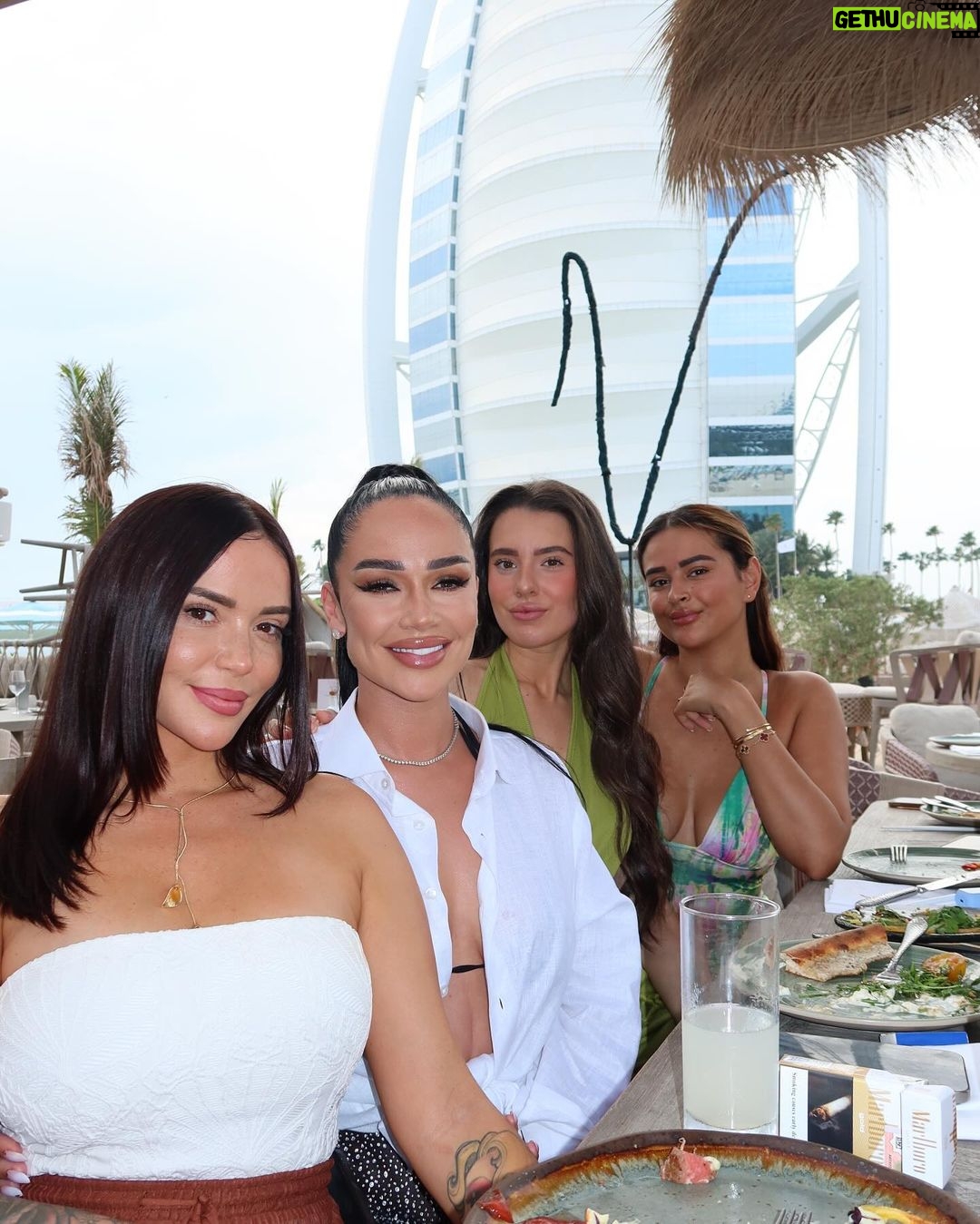 Jazz Lanfranchi Instagram - Good vibes 🫧🫧 Verde Beach Dubai