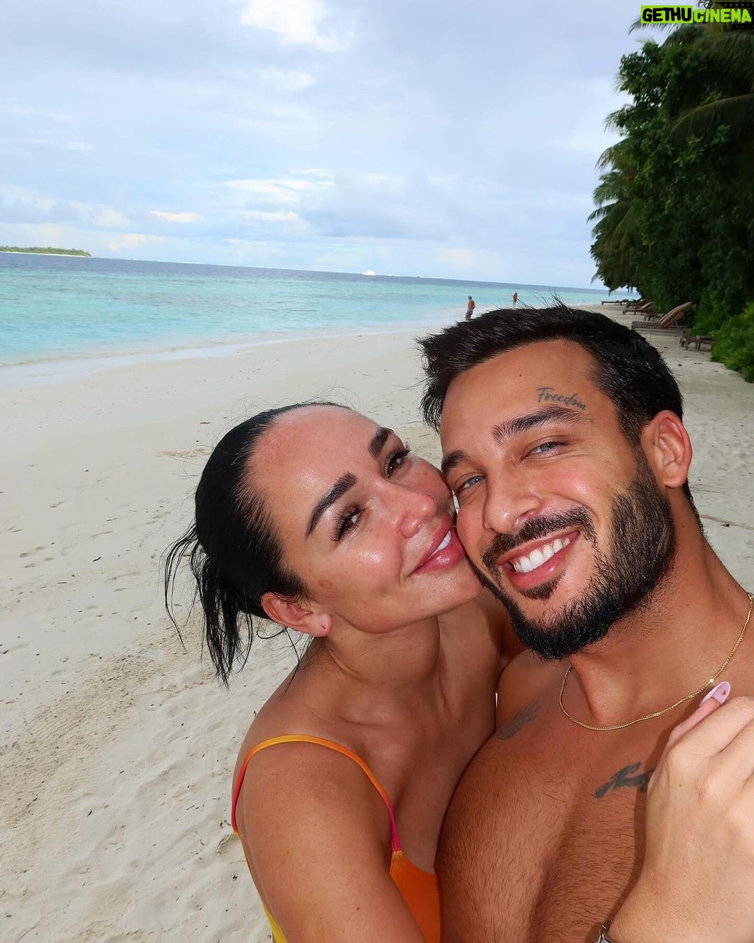 Jazz Lanfranchi Instagram - So grateful for these precious moments with my family 🌴🇲🇻 @ayadamaldivesresort Ayada Maldives
