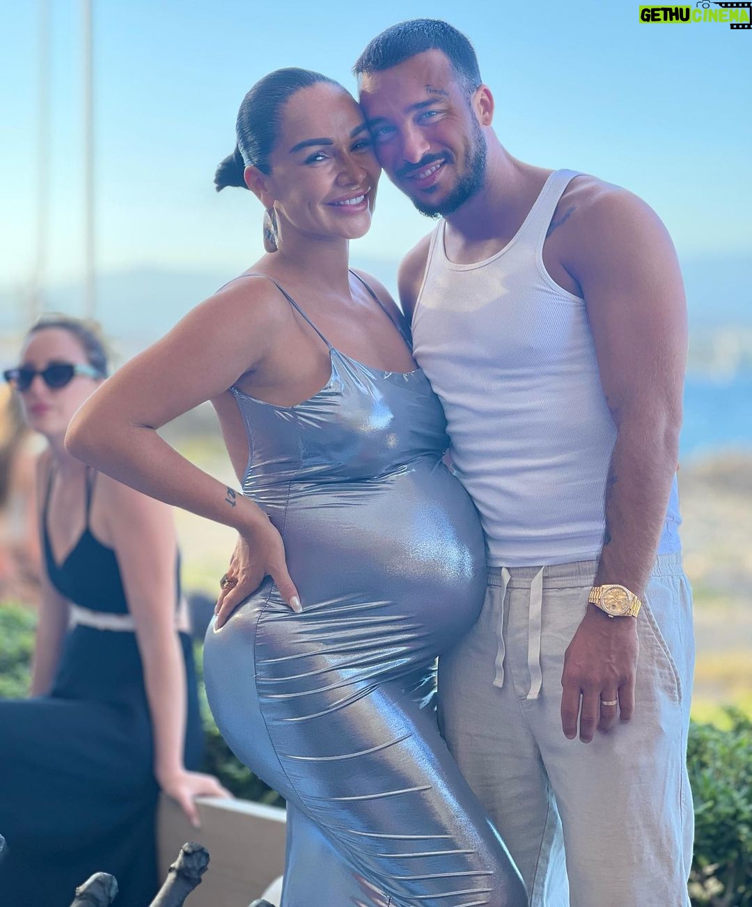 Jazz Lanfranchi Instagram - Summer is Over ☀️ Thankyou to my beautiful family and friends for all the memories 🫶🏼 bye Cannes