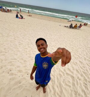 Jean Paulo Campos Instagram - Nesse dia 20 de Novembro, campeonato mundial de futebol começando, mais do que nunca precisamos exaltar a excelência negra no esporte. Há 100 anos, Arthur “O Tigre” Friedenreich foi impedido de jogar por uma atitude racista e pra homenagear esse craque, é a hora de vestir a camisa do Tigre. @youtubebrasil #ParceiroYoutube *Publi