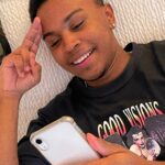 Jean Paulo Campos Instagram - A música é muito presente na minha vida, na minha Playlist para treino, no lançamento do meu artista preferido ou aquele set no rolê com os amigos. Independente do momento, existe uma trilha sonora e a @jbl_brasil tá sempre presente. Dê o play e leve a música para seus melhores momentos!🎶✨ #DeoPlayJBL #JBL #publicidade