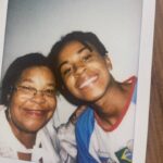 Jean Paulo Campos Instagram – dia da rainha da minha rainha!
Feliz aniversário vovó!
obrigado por me ensinar tanto e me incentivar todos os dias a ser melhor e melhor✨💕
E agora tá ainda mais linda com esse sorriso novo graças a @odontojoy obrigado pelo tratamento impecável com a dona desse dia 🫶🏾💫