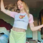 Jemima Kirke Instagram - As a kid, when people asked what do you want to be when you grow up?” I felt obligated to say “an artist.” What I wanted to say was “a Delia’s model!” Its past my time now. But coulda. Woulda. Shoulda. New shirts available. In stories soon. DM for purchase.