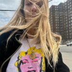Jemima Kirke Instagram - Inspired by super objectifying cat call. Always a pleasure. 39 today. 🔥