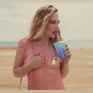 Jemima Kirke Instagram - Dressing like a childless twenty one year old after a night of doing molly is the new walk of shame. @storyandrain 

Words: @tamararappa
Photographer:@kat_in_nyc
Makeup: @quinnmurphy
Hair: @riadazarhair
Styling: @xgabriela