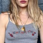 Jemima Kirke Instagram - Did Steven Tyler and Bret Michaels have a baby? Or is this a pic of Greg Allman and Axl Rose photoshopped together? Well they all look great in this T-shirt! If you’re DMing me about shirts, i will always mark things as sold in my stories. Then everything goes to archived stories. From the OLDER series here is what’s available: Treasure chest ET minis Drew Barrymore ET Mister Softee This is a Bust Daddy spoils me My grandma loves me *if anyone says anything mean about me you won’t get a shirt.