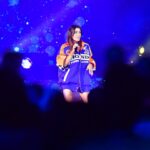 Jenifer Instagram - Merci @disneylandparispride et @disneylandparis pour cet accueil chaleureux . Très fière d’avoir été aux côtés d’un public fier et uni 🌈💙
