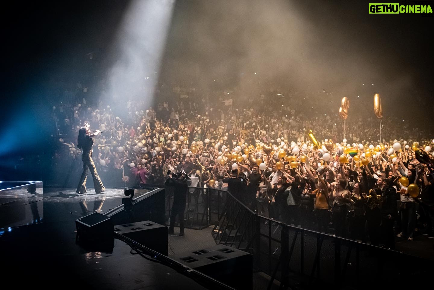 Jenifer Instagram - n°9 a 1 an! Happy birthday à nous ❤️🎂…et on se retrouve cette semaine en folie pour la suite du n°9 Tour, qui voyage depuis le 3 Mars …