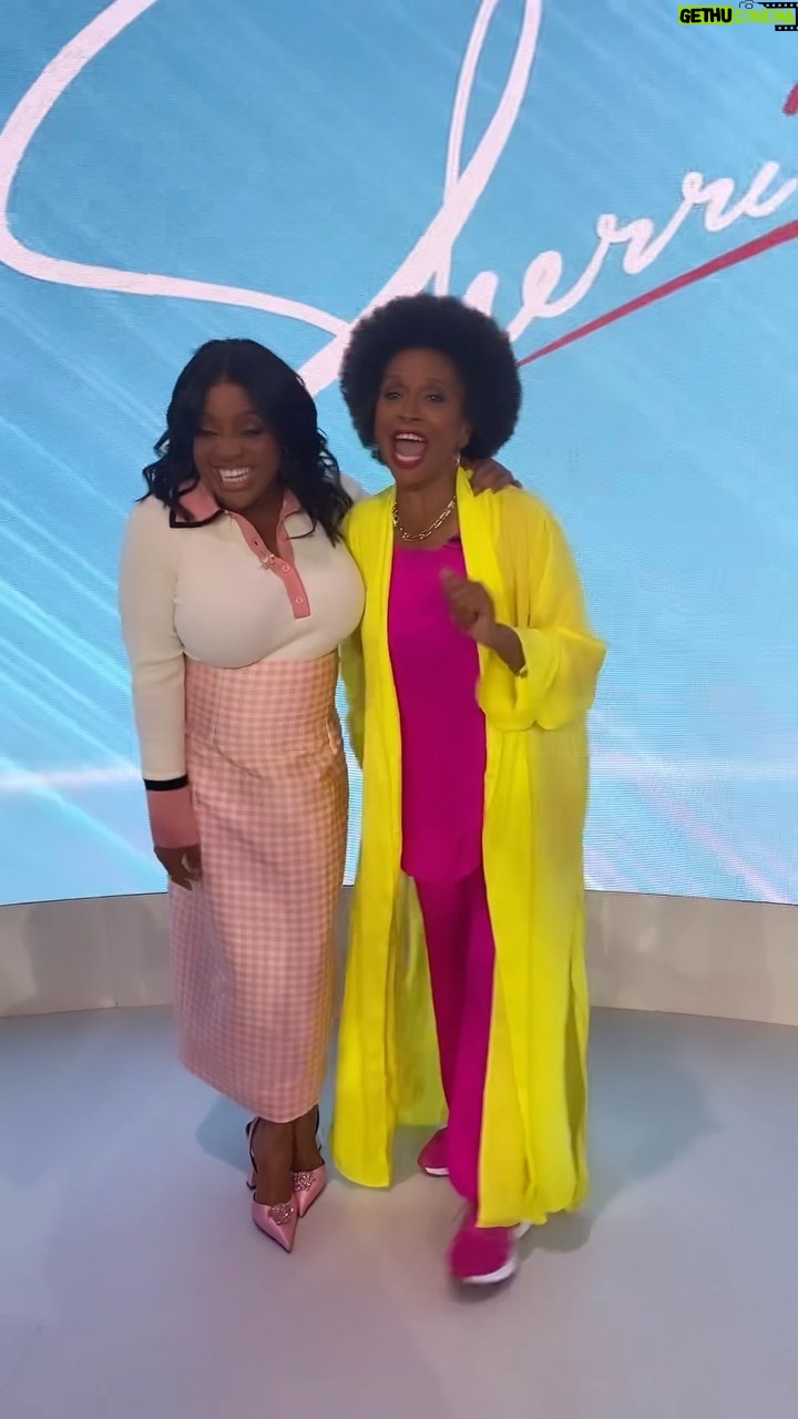Jenifer Lewis Instagram - I’m on @sherrishowtv today promoting my new book “Walking In My Joy”💖💛 Get your book today on Amazon @amazonbooks Love you @sherrieshepherd ! • • #sherrishepherd #sherrishepherdshow #bookstagram #newbook