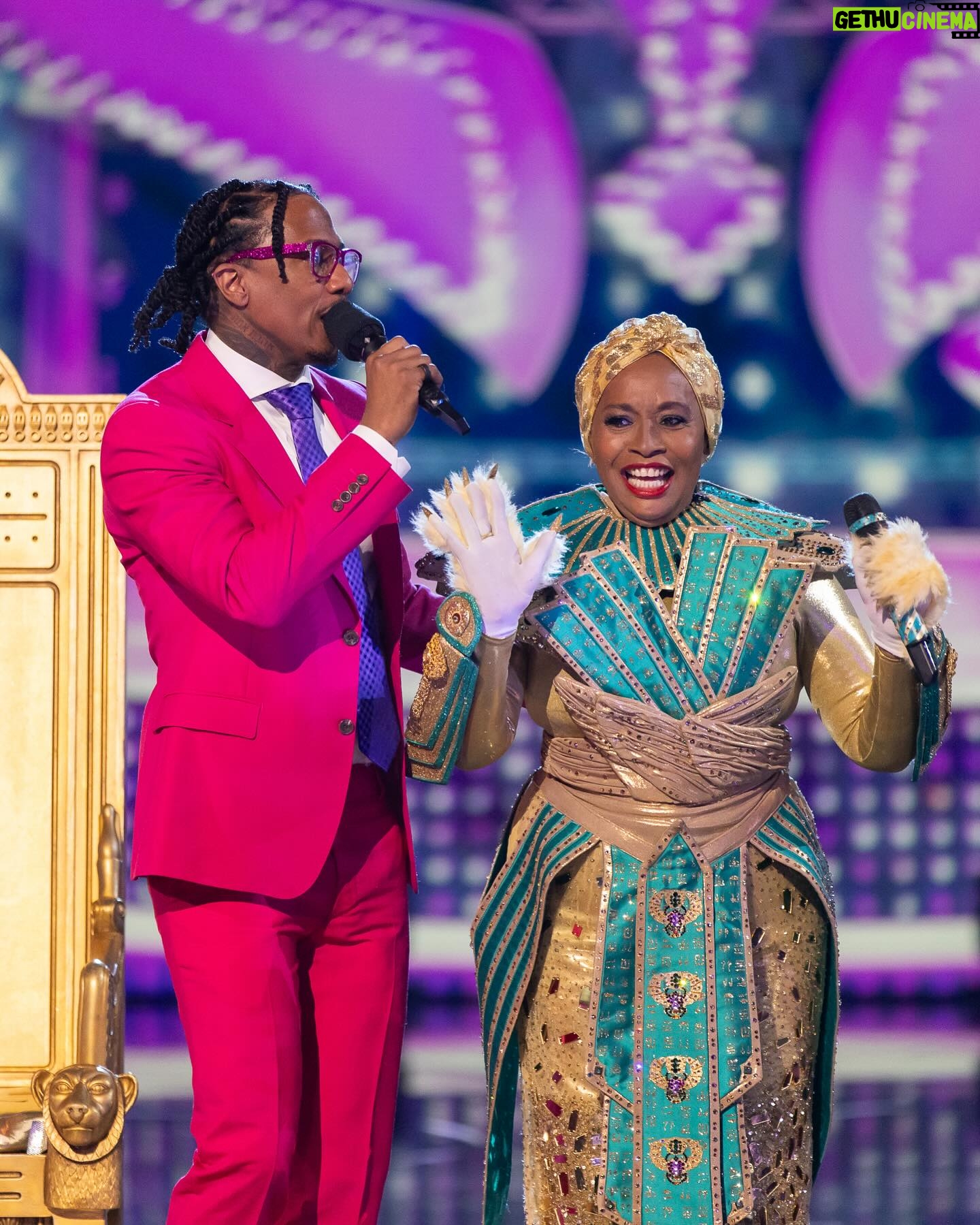 Jenifer Lewis Instagram - My whole #MaskedSinger experience was CAT-tastic! Lots of love 😻