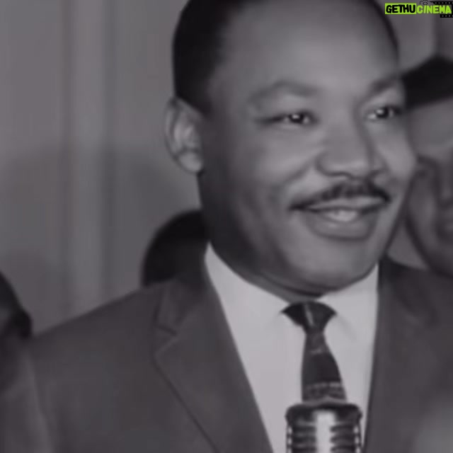 Jenifer Lewis Instagram - Be of service. Make Dr. King proud of us. #MLK #MLKDay #MahaliaJackson #BeOfService #DrMartinLutherKingJr