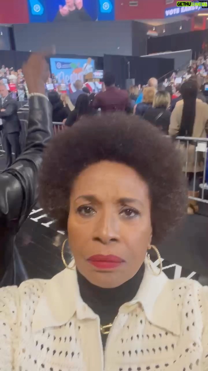 Jenifer Lewis Instagram - Come on Obama! Stacey Abrams! Come on Raphael Warnock! Come on people, VOTE VOTE VOTE! • • #vote
