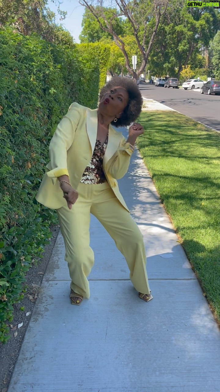 Jenifer Lewis - 64.3K Likes - #WalkingInMyJoy at any retailer and upload proof of purchase here https://a.pgtb.me/RvJJ1B (or at the link in bio) and you’ll automatically receive an original song from my AudioBook!
#comedy #jeniferlewis #walk #preorder
#walkinginmyjoy #booktok #book #newbook #harpercollins