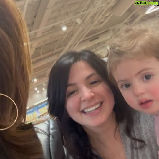 Jenna Bush Hager Instagram - Eastchester @barnesandnoble was amazing! Jerry came! @todayshow …Swipe for cuteness xoxo @jennabhager