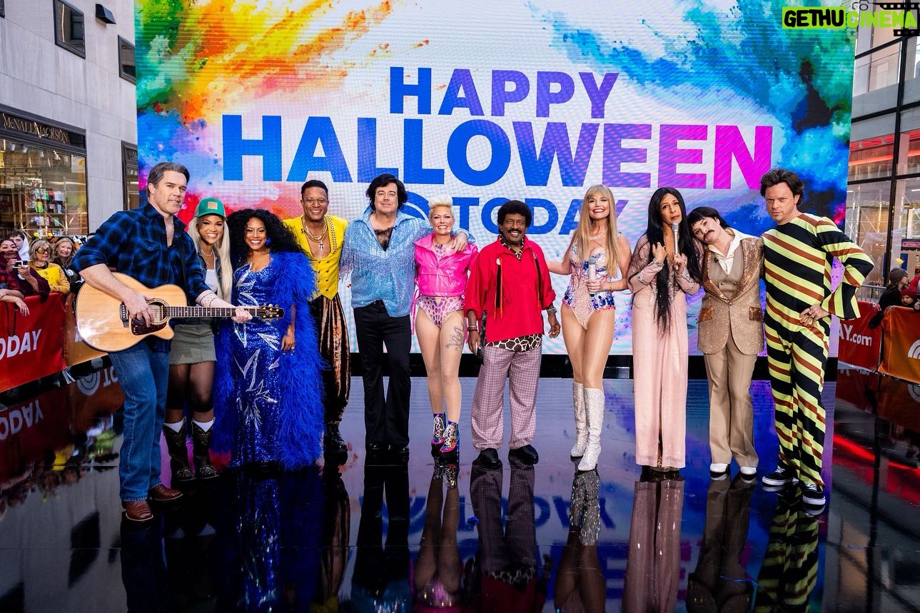 Jenna Bush Hager Instagram - Happy Halloween from Sonny and Cher! 🎃👻