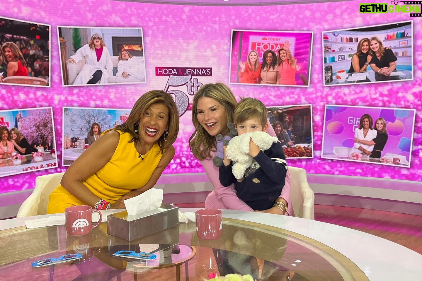 Jenna Bush Hager Instagram - Two of these things were made 5 years ago @halhager @hodaandjenna
