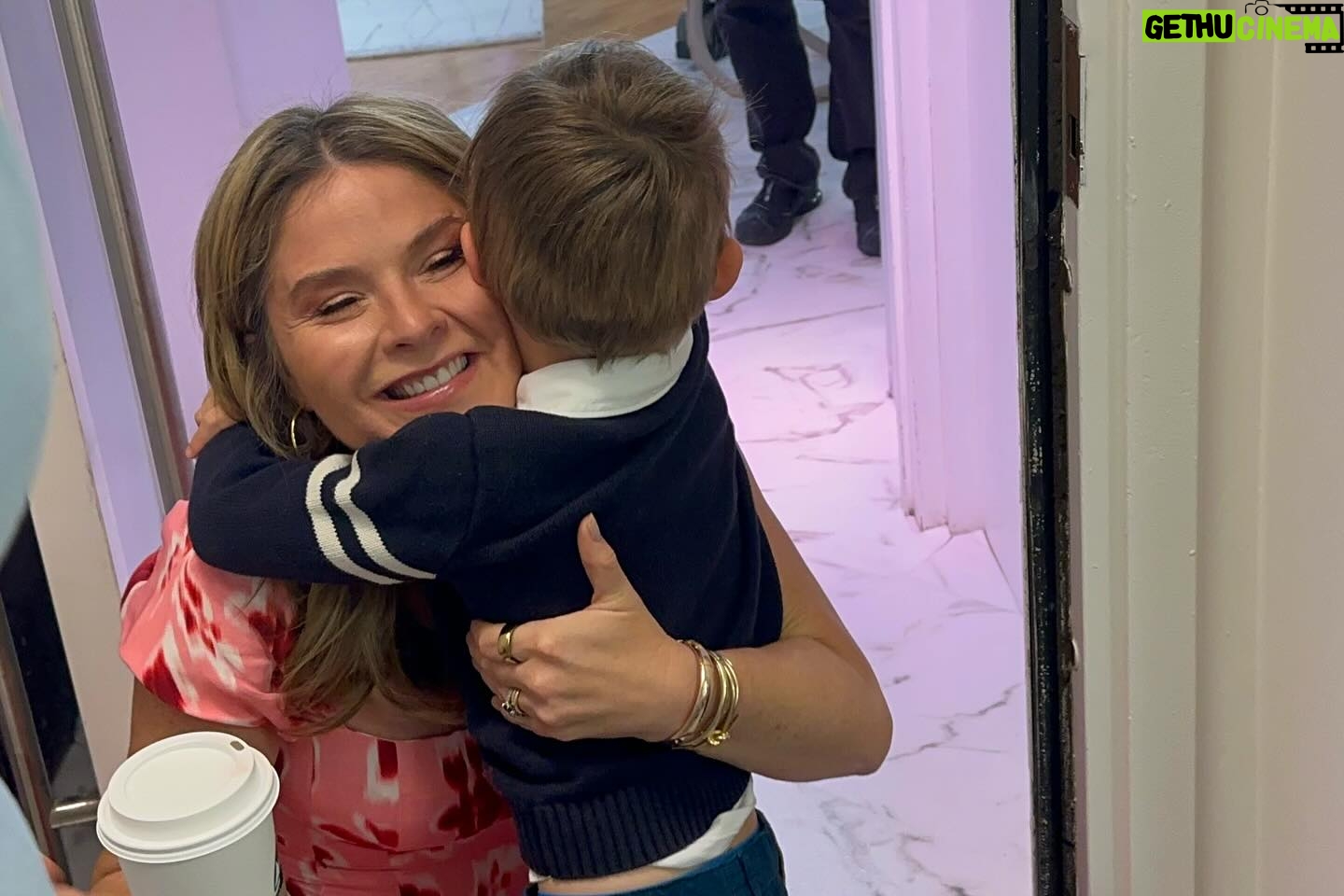 Jenna Bush Hager Instagram - Two of these things were made 5 years ago @halhager @hodaandjenna
