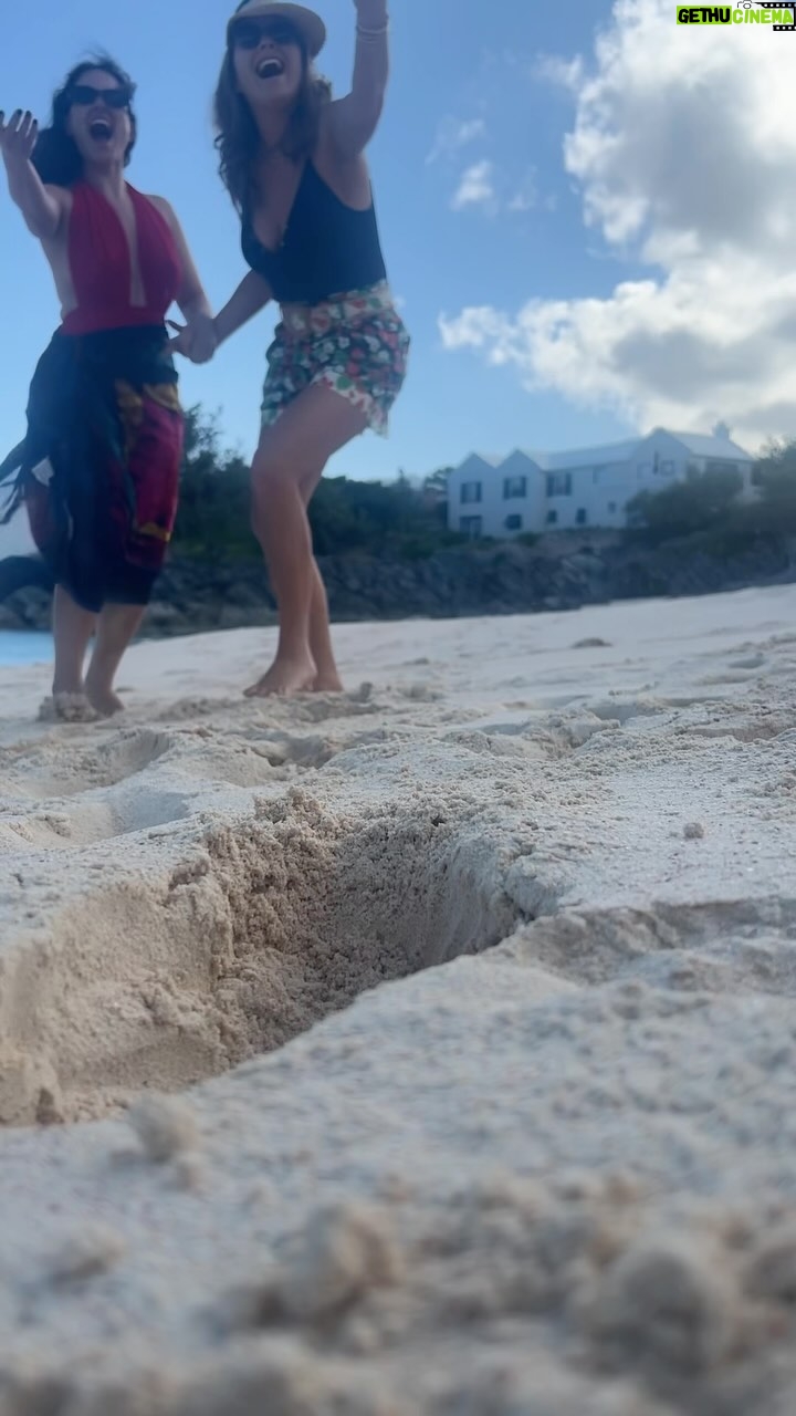 Jenna Bush Hager Instagram - Join our Bermuda bash tomorrow!!!! ☀️ Sponsored by Loren Hotels.