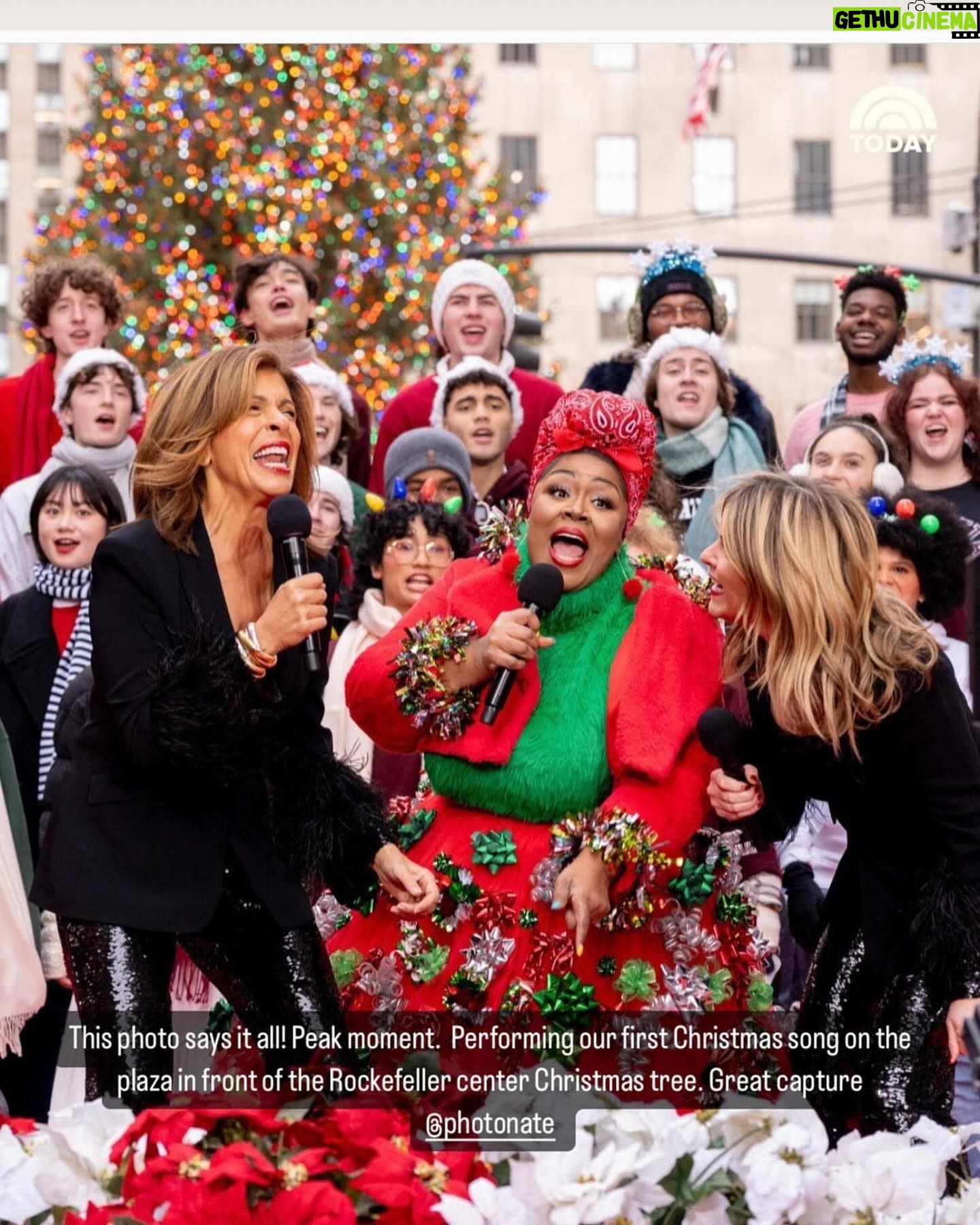 Jenna Bush Hager Instagram - Tis the damn season! 🎄🎄🎄🎄(PS for those who wonder where this quote comes from. It is a title of the queen Taylor Swift’s song! Not a knock on the time of year!)