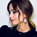 Jenna Coleman Instagram - @armanibeauty with @neilyoungbeauty 🌹for Jackdaw Premiere. @leithclark @knightjosh #makeup