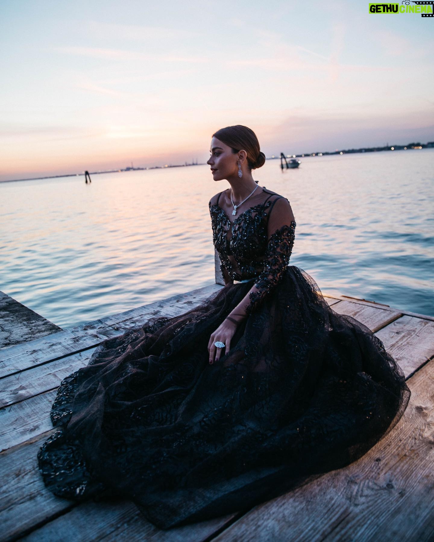 Jenna Coleman - 79.6K Likes - Venice with @armanibeauty 🌹 The last stop of an Italian road trip. Thank you Mr Armani #armanibeauty for the pleasure #Makeup by #armanibeauty #ad