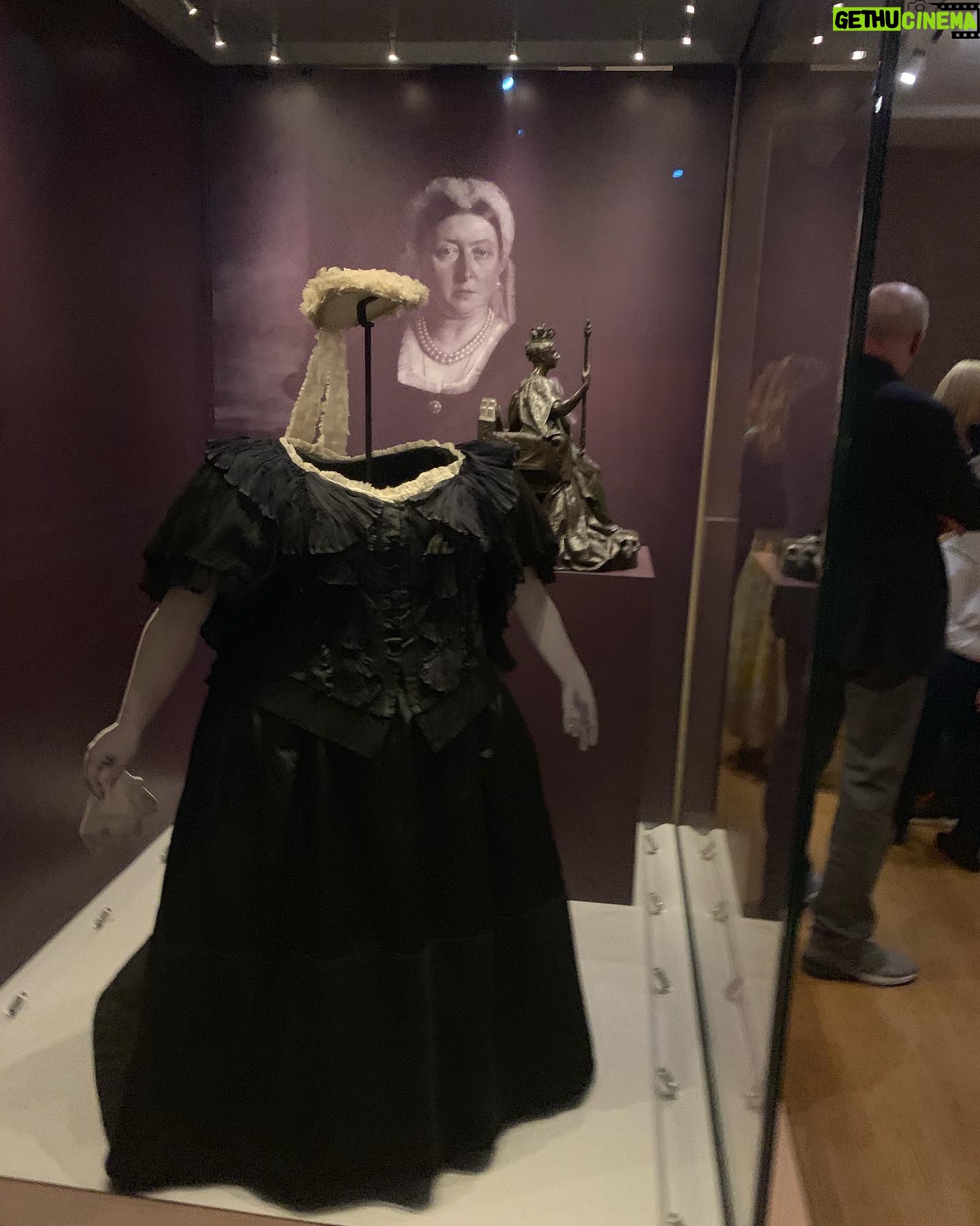 Jenna Coleman - 107.1K Likes - Happy 200 years Queen Victoria. Thank you @historicroyalpalaces for the most illuminating tour creating such a vivid sense of her life #QueenVictoria200 @gucci 💜 @bellamusgrave 💜