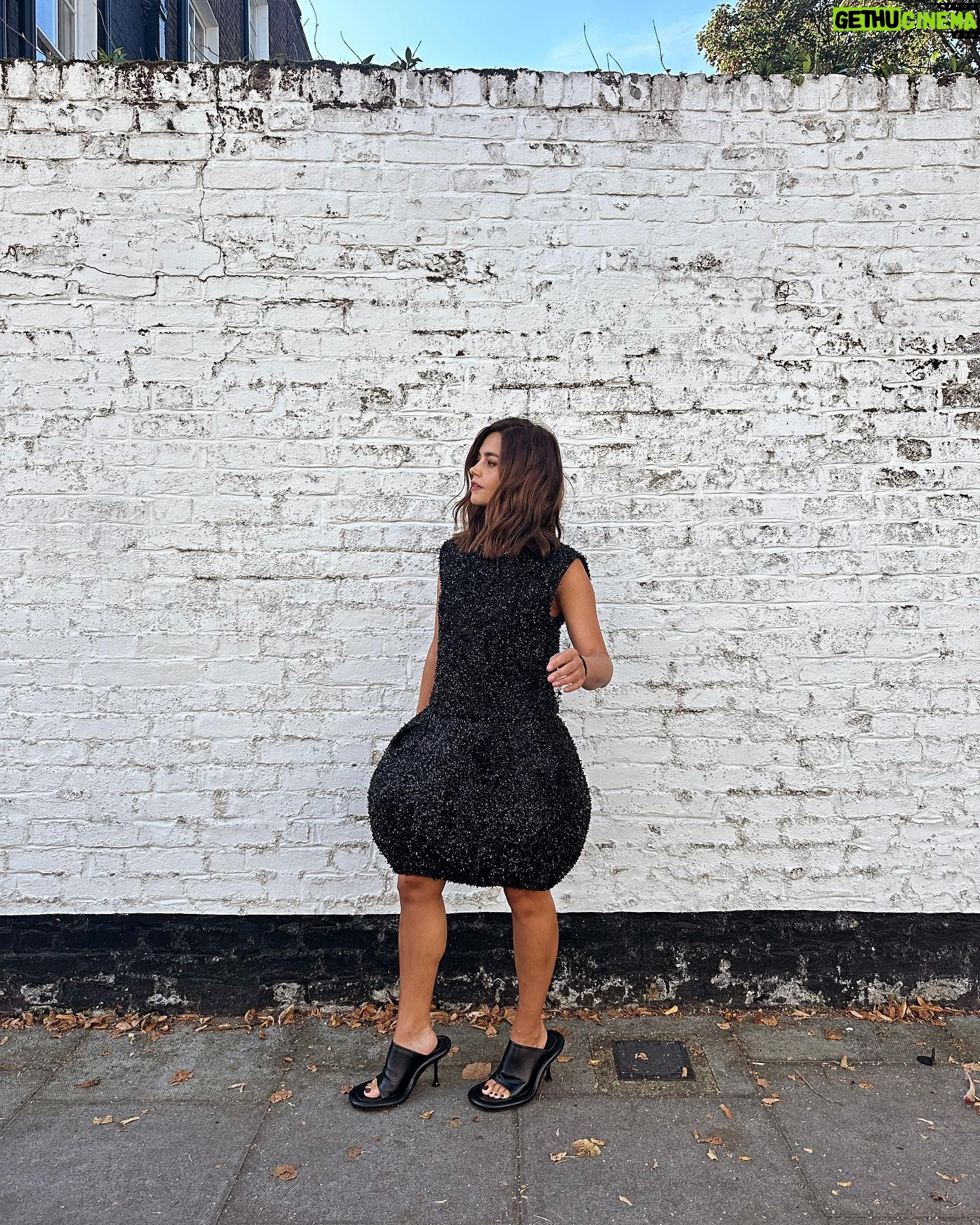 Jenna Coleman Instagram - LFW23 @jw_anderson ⚓️this dress gave all the joy and I made a sock out my invite 🧦 congratulations @jw_anderson