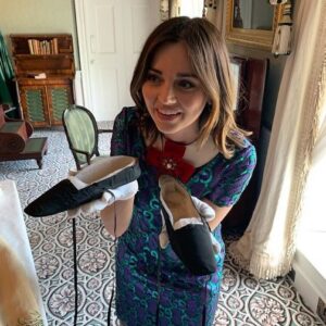 Jenna Coleman Instagram - Queen Victoria’s shoes! Thank you @historicroyalpalaces