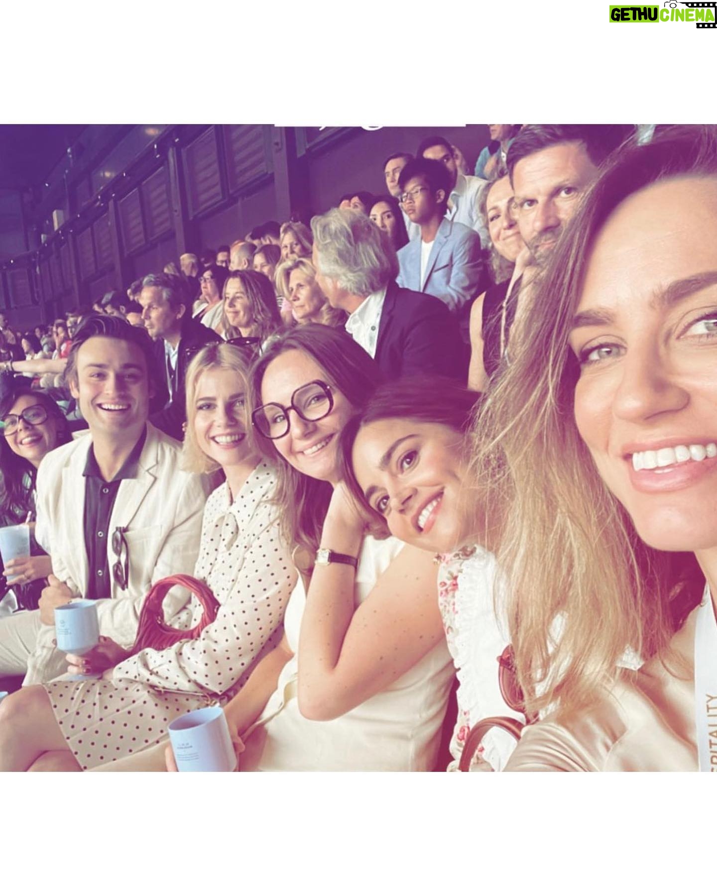 Jenna Coleman - 83.1K Likes - Centre court with old friends Thank you Lydia and @bazaaruk @jaguar 🎾 for having us with you 💞🍓 @thisisrutag 💫
@leithclark @halleybrisker @valeriaferreiramakeup