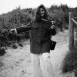 Jenna Coleman Instagram - Sand, wildflowers, fish, walk repeat 🦀🐚First trip to cornwall..thank you @uniquehomestays #nevada