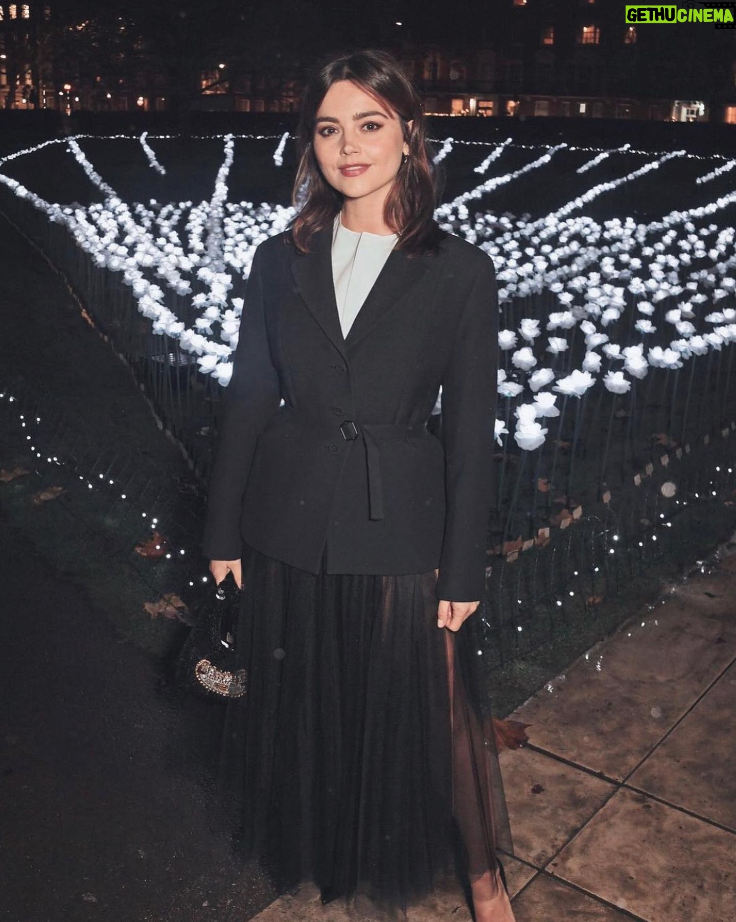 Jenna Coleman Instagram - The beautiful @everaftergarden in remembrance of @michaelhowells100 supporting @royalmarsden created by wonderful @anyahindmarch and @camillamorton ⭐️🌼🌹