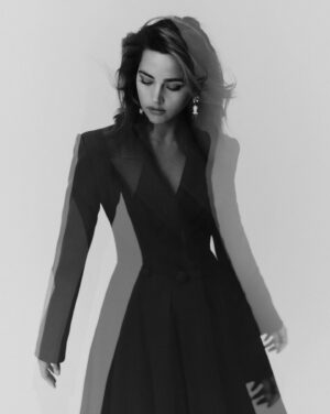 Jenna Coleman Instagram - 📸@bypip @valeriaferreiramakeup @pauldonovanhair @_celine_sheridan_