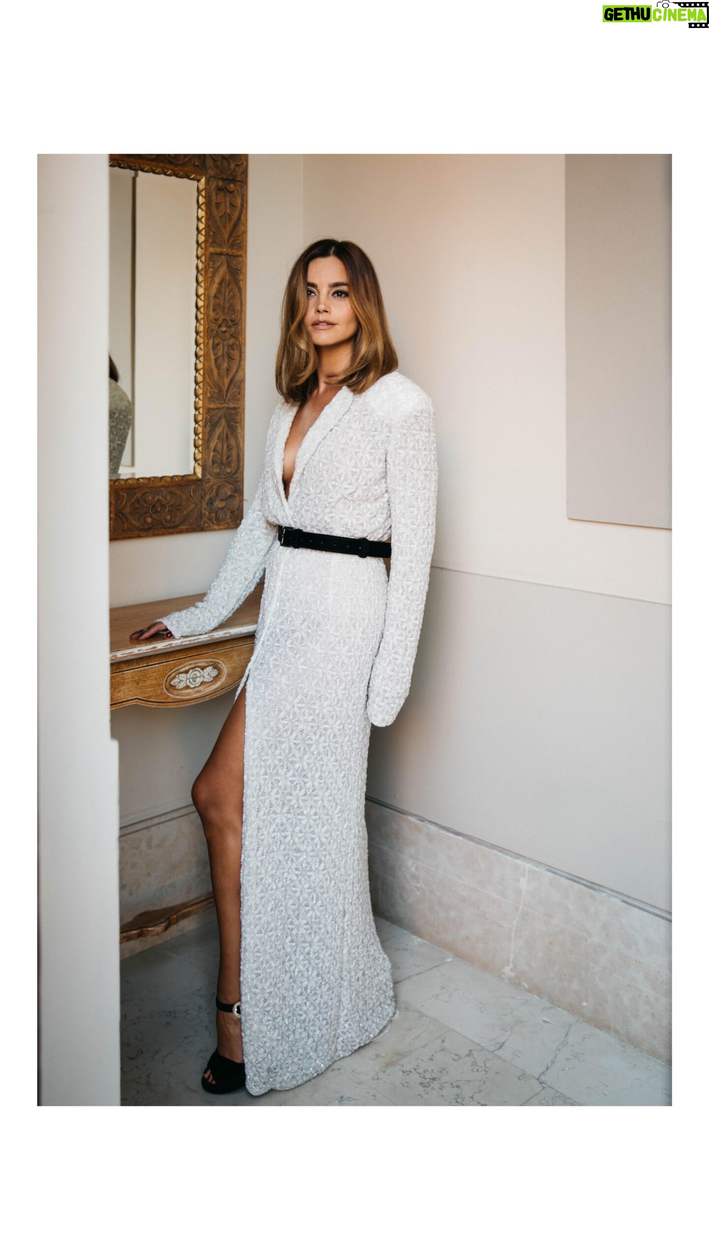 Jenna Coleman Instagram - Venetian nights with @armanibeauty #ad Makeup by @valeriaferreira wearing @giorgioarmani #armanibeauty Hair @halleybrisker Video @tomchapmantv”