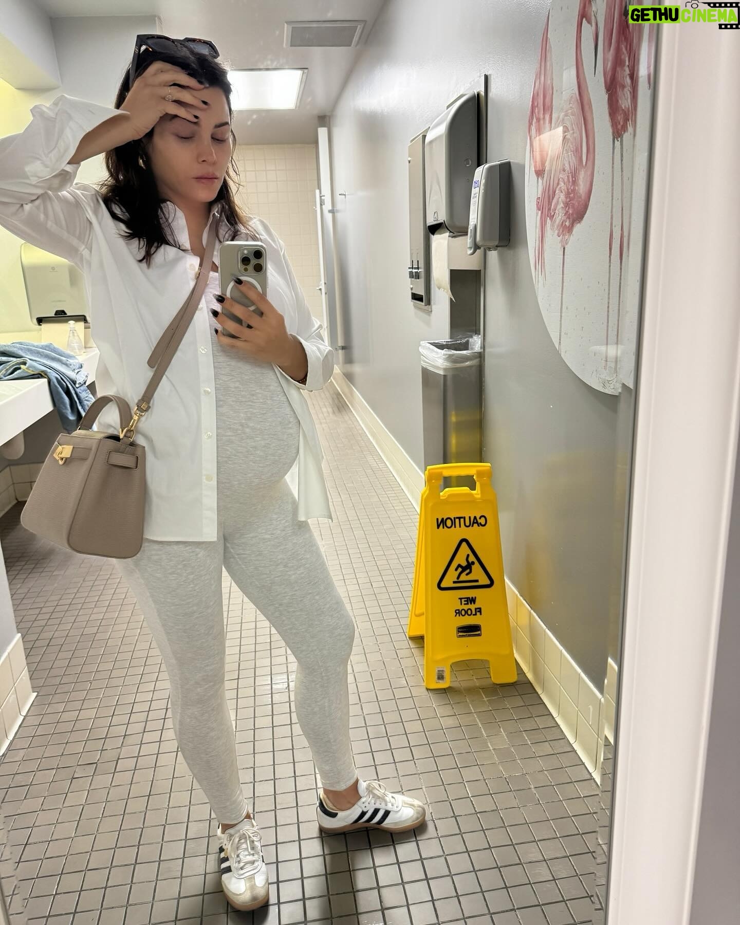 Jenna Dewan Instagram - How it feels to be pregnant with a preteen and toddler 🎪