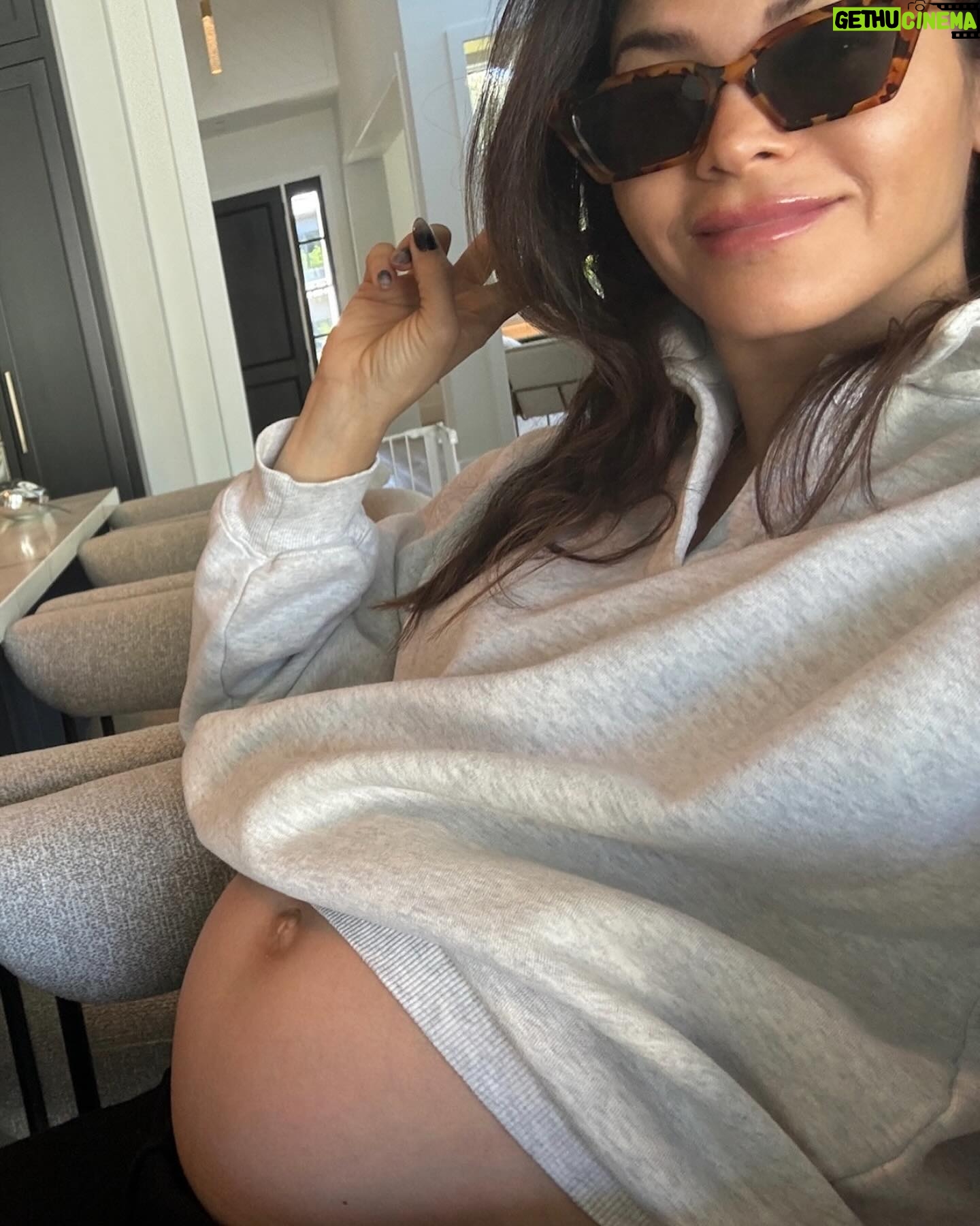 Jenna Dewan Instagram - How it feels to be pregnant with a preteen and toddler 🎪