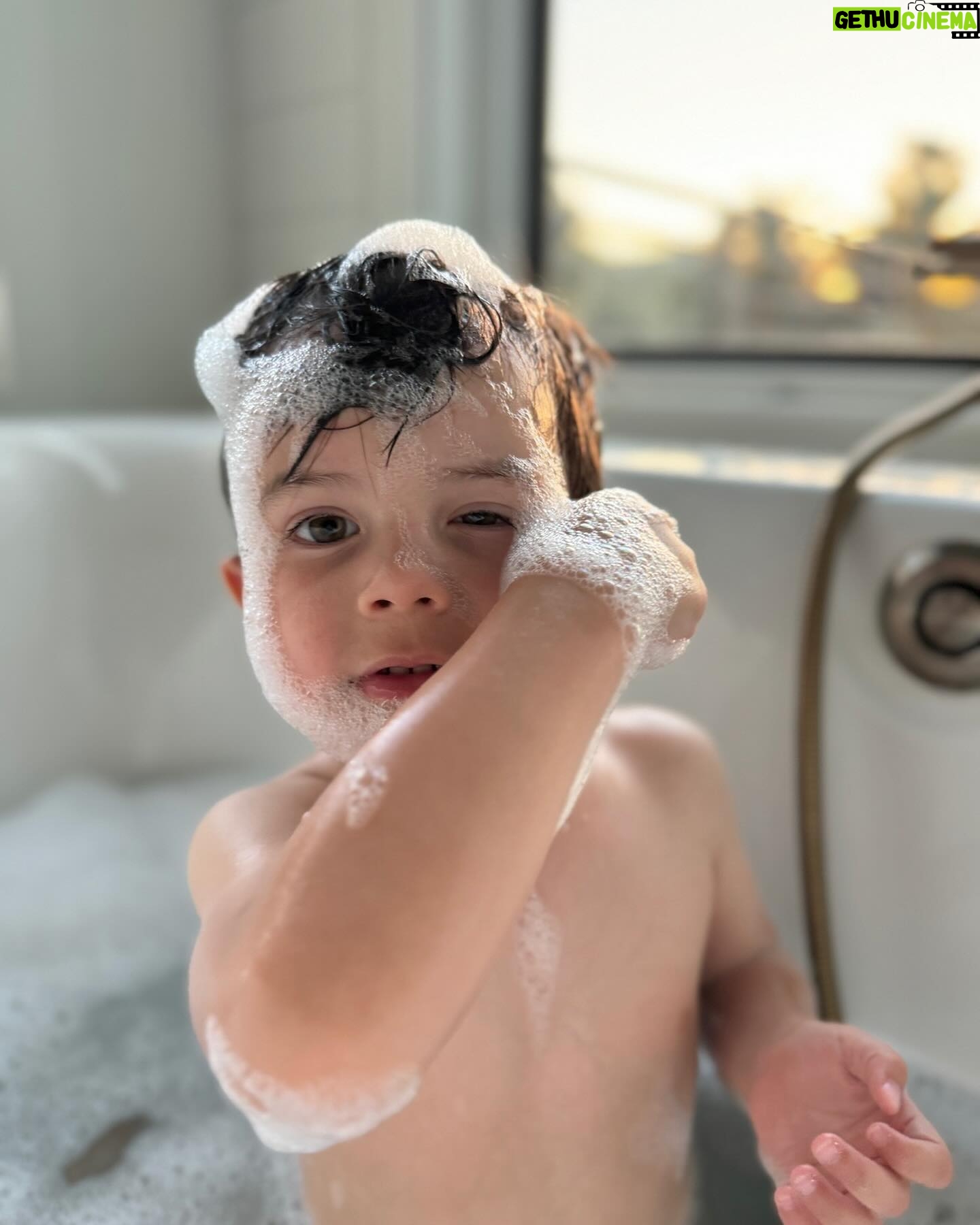 Jenna Dewan Instagram - How it feels to be pregnant with a preteen and toddler 🎪
