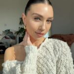 Jenna Johnson Instagram - My quick everyday glam using only @maybelline 💋 #maybellinepartner @walgreens