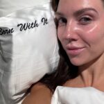 Jenna Johnson Instagram - GRWM for the airport ✈️ @maybelline @walgreens #maybellinepartner