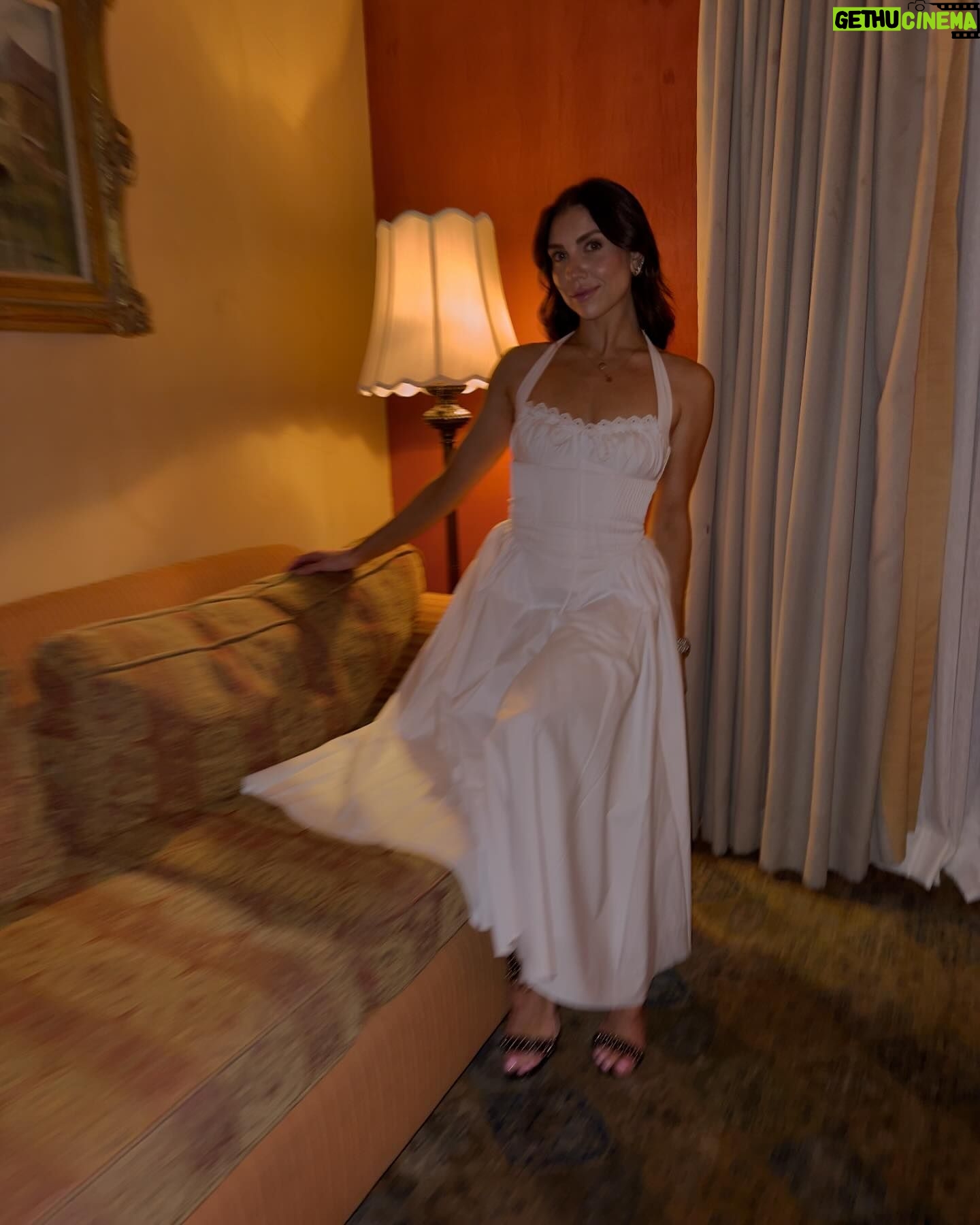 Jenna Johnson Instagram - It’s giving 30 ✨ Overwhelmed with the messages, well wishes, and love I received this weekend. Excited for this new era and new decade I’m entering! My husband made sure my first few days as a thirty year old were well worth all the hype. I have so much to share from this magical weekend but gotta go cause the moving truck is here. Love you guys 💘