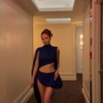 Jennie Kim Instagram - MET GALA 💙 A custom look by @pieter_mulier @maisonalaia 💙💙💙