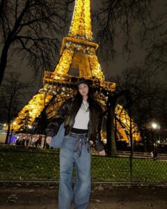 Jennie Kim Instagram - A bientot 💋