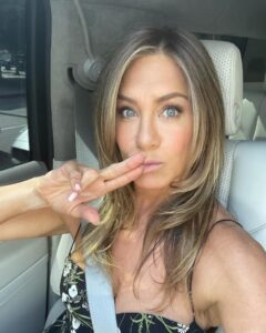 Jennifer Aniston Instagram - ❤️👋🏼❤️📸❤️