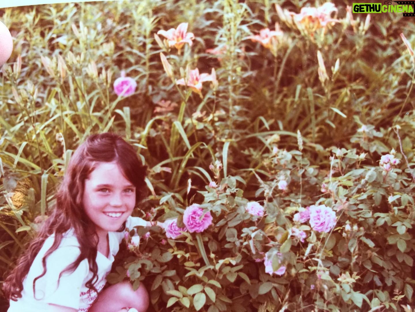 Jennifer Connelly Instagram - Happy Spring 🌸