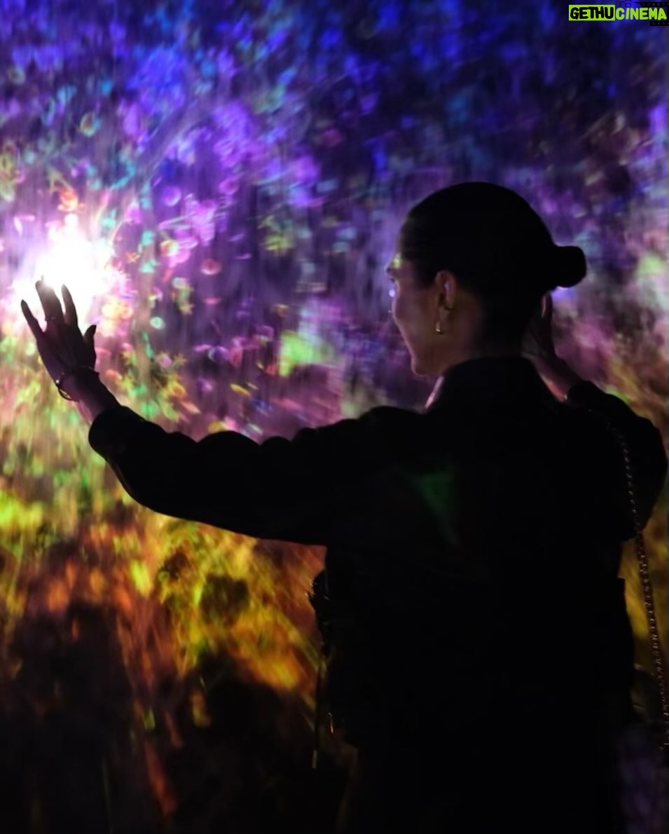 Jennifer Connelly Instagram - A day at @teamlab.planets 🔮