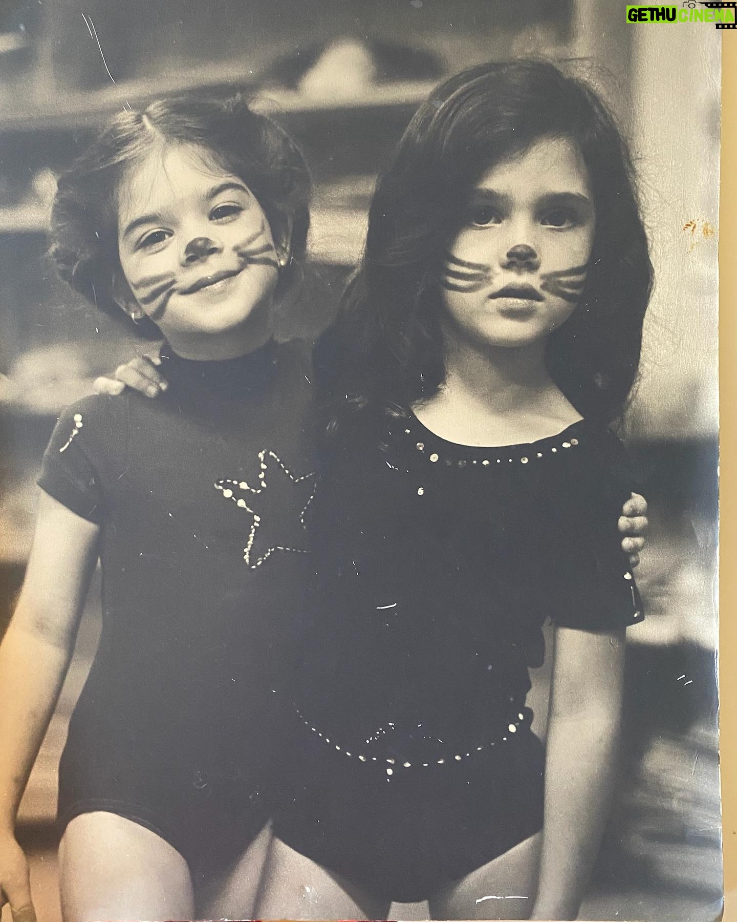 Jennifer Connelly Instagram - Looking conflicted about my theatrical debut in the kindergarten play. Pretty sure I was a seal. Who had clearly beaded her own leotard.