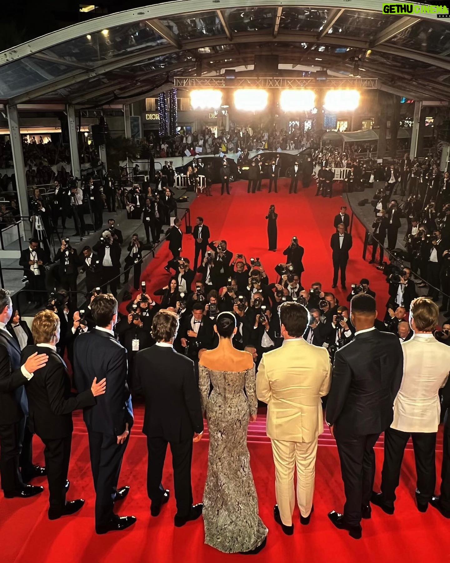 Jennifer Connelly Instagram - What an amazing night at the incredible #CannesFilmFestival! And congratulations to @TomCruise on his well deserved Palme d’Or!